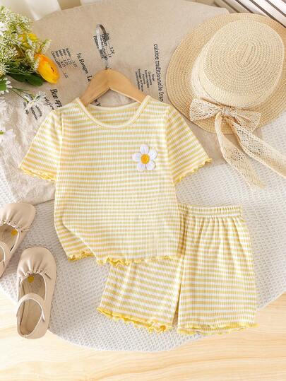 2件套女童休闲罗纹荷叶边短袖上衣和配套短裤套装，甜美风格，适合2-7岁儿童，居家、旅行、日常穿着