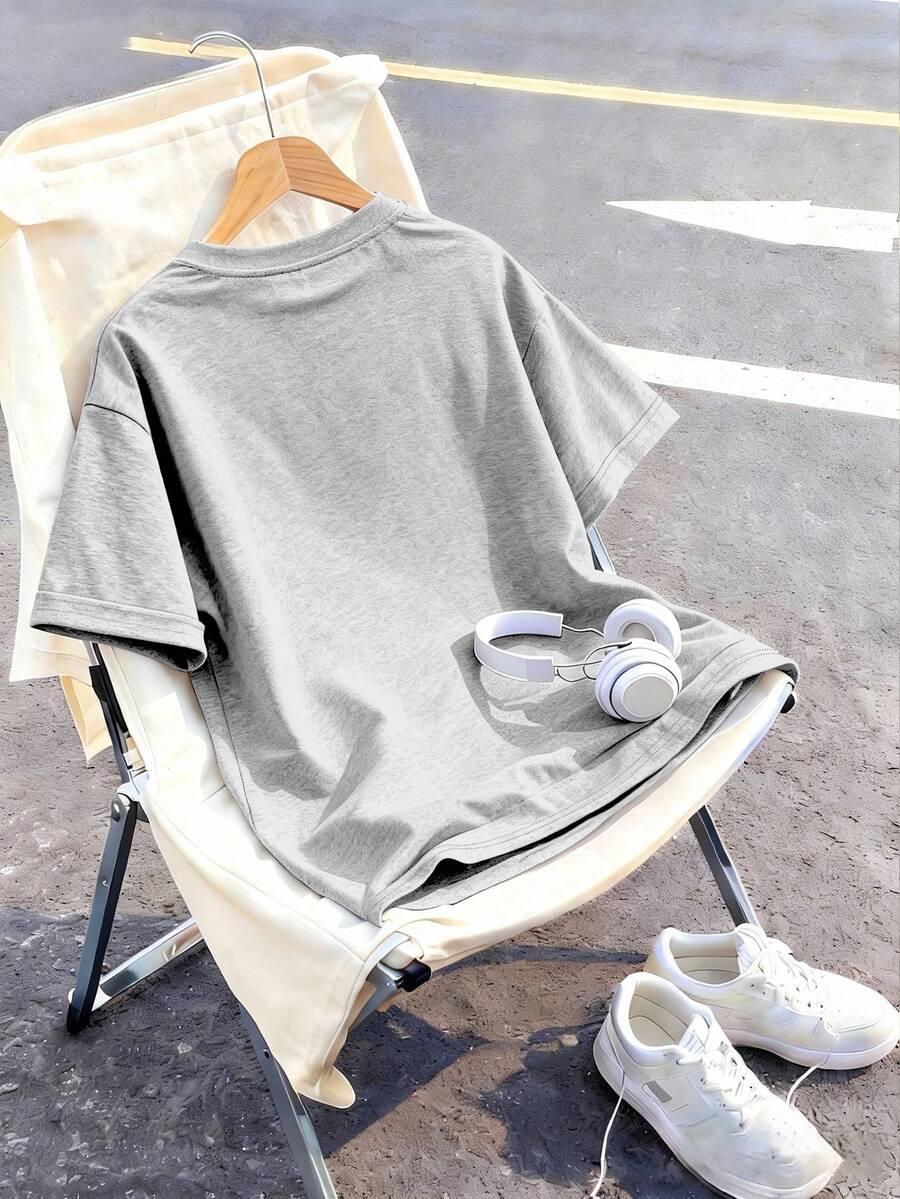 This Casual Gray Round Neck T-Shirt Is Printed With A Creative "Anime Boy" Pattern, Very Suitable For Boys And Kids To Wear. Whether It's For Going To School, Shopping, Creating A Street Style, Or Going On Vacation, It Is An Excellent Choice. - Grey - View 1
