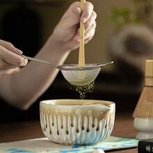 日本窑烧抹茶搅拌器套装，陶瓷抹茶茶具套装，包含茶壶、搅拌器、茶架和茶匙。专为品茶爱好者打造。 - 彩色 - 查看 3
