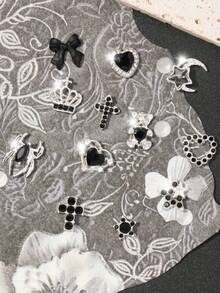 Bộ 30 phụ kiện trang trí móng tay hình trái tim hỗn hợp, phụ kiện hình trái tim 3D màu đen, phụ kiện hình bướm, nhện và vương miện nhiều hình dạng, phụ kiện hình hành tinh bằng thủy tinh, phụ kiện hình bướm bằng nhựa, bộ trang sức móng tay lấp lánh. - màu đen - Xem 3