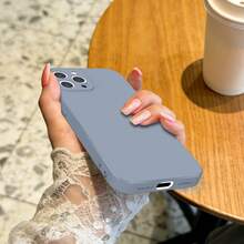 【人気のあるもの】iPhone12Pro/12ProMax ケース シリコン カバー 耐衝撃 ソフト素材 マット質感 さらさら手触り 傷付き防止 軽量 指紋防止 レンズ保護 - グレー - チェックする 3