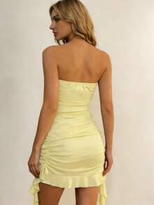 Elegante vestido ajustado de estilo francés color borgoña con escote halter, diseño asimétrico y fluido, perfecto para fiestas, vacaciones en la playa, festivales de música, salidas, vestido - amarillo ganso - Ver 3