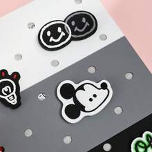 Miniso 迪士尼米奇奇妙美食洞设计笔记本，80页，可爱卡通内页，便携式日记本，甜蜜惊喜礼物，耐用材质（1本） - 長方形 - 查看 5