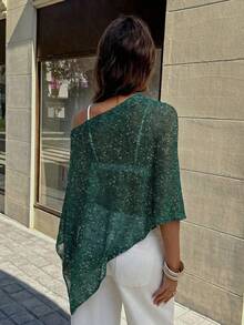 这款女士新款纯色罗纹不对称橄榄绿针织罩衫，采用露肩+不对称下摆设计，尽显休闲时尚感。精细闪亮的针织纹理带来轻盈透气的穿着体验，略微宽松的版型适合各种身材，可单穿或叠穿，春夏可作为防晒衫或内搭穿着。冷色调配色更添精致感，是时尚实用的沙滩度假必备单品。 - 墨綠色 - 查看 9