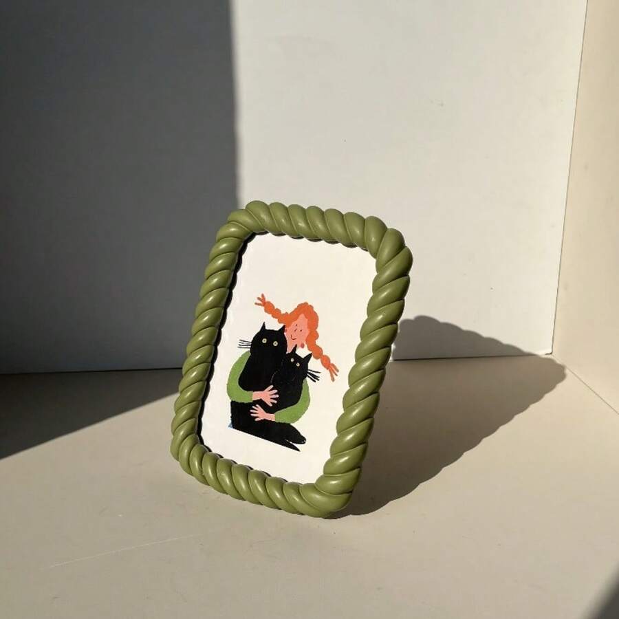 Twisted Border Resin Photo Frame, 6/7 Inch Desktop Photo Frame, Cute Wavy Border Design, Available In Olive Green, Terracotta Pink, And Lemon Yellow, Perfect For Home Decor Photo Display. - Màu xanh ô liu - Xem 1