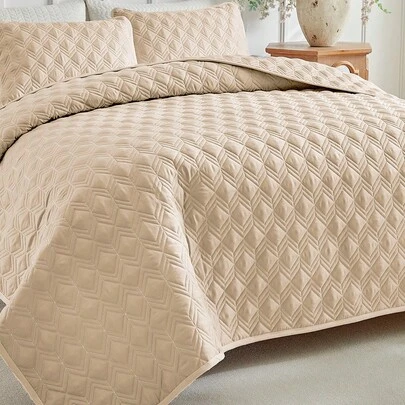 1pc Summer Quilt, Bedding, Comfortable & Breathable Comforter, Beige Tortoise Shell Plaid Summer Quilt, Air Conditioning Quilt, Soft & Breathable, Skin-Friendly Thin Quilt, Room Decor, Suitable For Double Bed, Full Size Bed, King Size Bed, Queen Size Bed, Suitable For Summer Use, Lightweight Bed Cover For Bedroom And Dormitory, Home Textile, Machine Washable, Ideal Holiday Gift