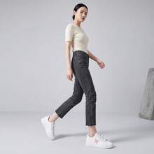 Zapatillas deportivas informales para mujer, en color blanco con un bordado de mariposa, confeccionadas en piel sintética de PU, con diseño de cordones y puntera redondeada, transpirables y cómodas, dotadas de suela antideslizante, ligeras y modernas, con un estilo elegante y contemporáneo, ideales para el día a día y todo tipo de ocasiones informales. - Rosa - Ver 3