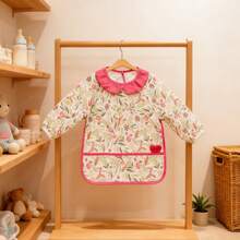 Yếm ăn cho bé họa tiết vẹt và cây cỏ cổ điển, viền đỏ tương phản, dễ mặc và dễ cho bé ăn. - Màu Hoa hồng đỏ - Xem 4