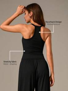 1 chiếc áo hai dây nữ gân sọc có đệm ngực, kiểu áo vest thể thao. - màu đen - Xem 2