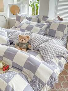 طقم مفروشات للسرير بطبعات زهور جديدة ناعمة للغاية بنسيج الفيروز الكوري (1 غطاء لحاف + 2 وسادة) , متوفر بأحجام متعددة والحشوة غير مشمولة - أبيض وأسود - مشاهدة 3