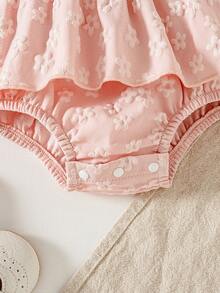 Bộ áo liền quần bèo nhún màu hồng dễ thương cho bé gái mùa hè, kèm tất nơ và mũ ren. - Hồng - Xem 4