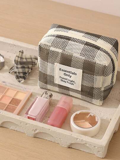 1个夏季新款透气网眼化妆包，便携多功能包，收纳袋，旅行网袋，尿布包，卫生巾包，女性卫生用品包，网格设计，创新独特，女性旅行、游泳必备，手提式
