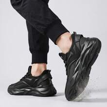 Tenis para hombre y zapatos para hombre de malla transpirable con suela de goma, calzado deportivo casual con cordones y diseño moderno, tenis de hombre en oferta ligeros y cómodos para caminar, tenis con amortiguación y suela gruesa antideslizante, calzado urbano con tela de rejilla suave, tenis de moda con agujetas resistentes y máxima transpiración para entrenamiento y uso diario deportivo. - Negro - Ver 4