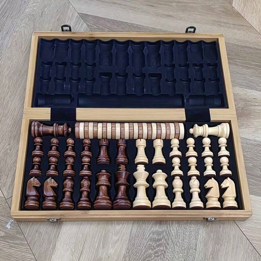 33件套专业折叠式国际象棋套装 - （包含16枚黑色棋子、16枚白色棋子、1个棋盘） - 精美礼盒包装，便于携带的桌面游戏，国际象棋爱好者的必备之选 - 查看 1
