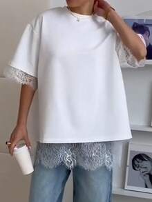 女士休闲宽松蕾丝拼接露背圆领短袖T恤，纯色针织面料，蕾丝拼接开衩，复古风，适合日常、约会、夏季街头穿着，白色 - 白色 - 查看 3
