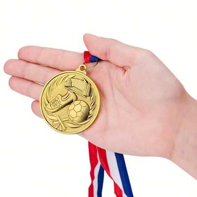 1 huy chương bóng đá bằng kim loại mạ vàng, huy chương kỷ niệm bằng hợp kim kẽm cho các cuộc thi thể thao, huy chương kỷ niệm đa năng bền chắc dùng cho trận đấu bóng đá, sự kiện thể thao, phần thưởng trong lớp học, chương trình tìm kiếm tài năng, cuộc thi đánh vần, tiệc sinh nhật, hoạt động nhóm, họp mặt gia đình, quà tặng cho nam và nữ.