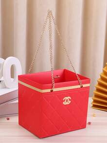 Hộp quà hoa có tay cầm dạng dây xích cho Ngày Valentine, hộp đựng bó hoa 3D có thể gập lại, hộp quà tặng thủ công và quà lưu niệm. Được làm từ bìa cứng dày và dây xích kim loại, chắc chắn, chống thấm nước và chống biến dạng. Thích hợp cho hoa tươi, hoa khô, quà tặng thủ công cho đám cưới, sinh nhật, Ngày của Mẹ, Ngày Valentine và các dịp khác. Cũng lý tưởng để trưng bày trong cửa hàng hoa. Làm cho các tác phẩm nghệ thuật hoa trở nên thanh lịch và thời trang hơn, vật liệu đóng gói hoàn hảo cho các cửa hàng hoa, cửa hàng quà tặng và những người đam mê tự làm. - Nhiều màu - Xem 12