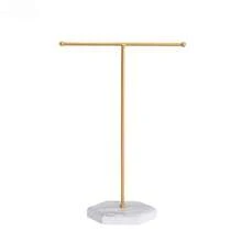 1 chiếc giá trưng bày bông tai và dây chuyền bằng gỗ họa tiết vân đá cẩm thạch - trắng - Xem 5