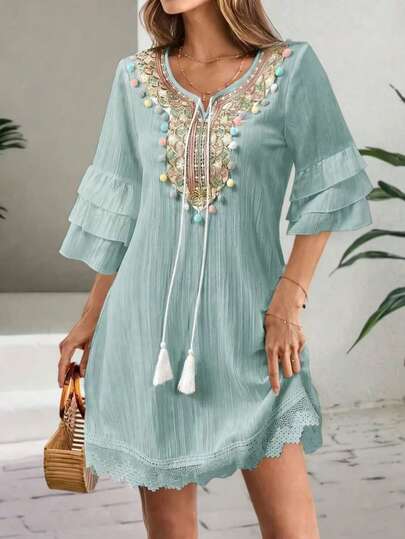 Vestido de mujer con cuello en V bordado, detalles con borlas de colores, manga 1/3 con volantes, decoración con borlas, vestido elegante de playa y vacaciones de verano