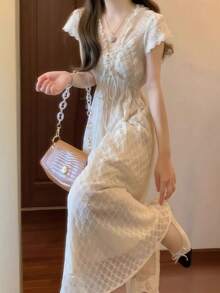 女士V领长款蕾丝连衣裙，A字廓形，优雅显瘦，春夏款 - 杏色 - 查看 6