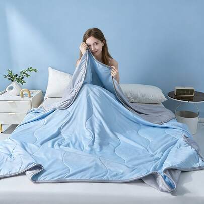 1 chiếc chăn làm mát màu xanh nhạt, thoáng khí và thấm hút mồ hôi, ngăn ngừa đổ mồ hôi ban đêm, nhẹ và thoáng mát, phù hợp cho người hay bị nóng khi ngủ, có thể giặt máy, thích hợp cho phòng ngủ và phòng khách.