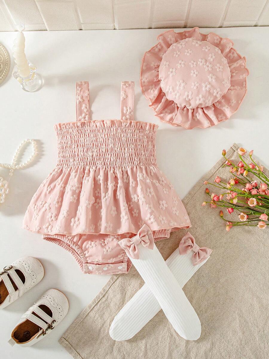 Bộ áo liền quần bèo nhún màu hồng dễ thương cho bé gái mùa hè, kèm tất nơ và mũ ren. - Hồng - Xem 1