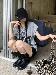 Áo thun nữ in chữ, thiết kế kiểu Mỹ, vai lệch. - Xám - Xem 5