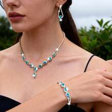 Bộ trang sức thời trang và thanh lịch dành cho nữ, bao gồm dây chuyền, bông tai và vòng tay. - Bạc - Xem 2