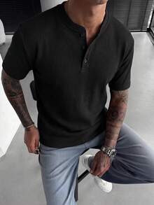 GRDR Camiseta casual de verano para hombre con cuello henley, manga corta y textura de gofre, minimalista en color negro - Negro - Ver 1