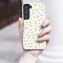 An Elegant Phone Case That Does Not Include A Lanyard Or Stand. Phone Cases With Chinese-Inspired Elements In White And Blue. Phone Cases With A Floral Design In White And Blue. Phone Case With A Chinese Floral Design In Blue And White, Compatible With 17, 17 Pro, 16 Pro, 15, 14 Plus, 13, 12 Pro, And 11. A Perfect Spring Gift. - 藍白色 - 查看 3