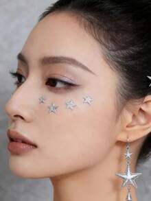 1片闪亮银色星星脸部彩妆贴纸，闪亮银色五角星设计，打造千禧年坏女孩造型，甜美又性感的坏女孩风格，适合演唱会、拍照、脸部装饰贴纸 - 彩色 - 查看 2