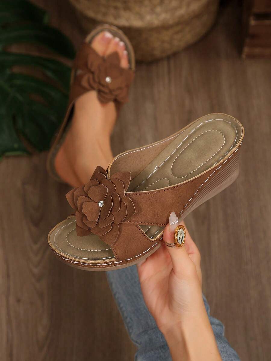 Women's Thick Bottom Wedge Floral Decor Hollow Out Slippers, Elegant Vacation Fashion Beach Bohemian Casual Sexy Floral Hollow Wedge Thick Bottom Sandals, Summer - Brown - View 1
