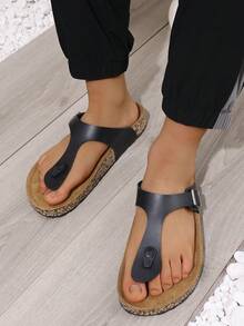 Men's Summer Casual Lightweight EVA (Ethylene-Vinyl Acetate Copolymer) Strap Hollow Beach Outdoor Home PU Leather Flip Flops, Breathable Non-Slip Flat Sandals Suitable For Teenagers, Summer Casual, Outdoor Sports, Travel, Graduation Gift, Birthday, Thick Sole Flat Thong Slippers - Black - View 2