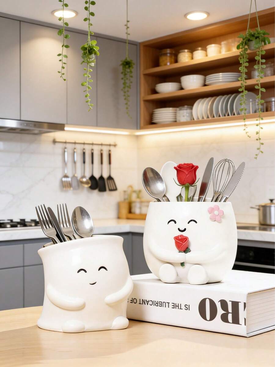 Giá đựng dụng cụ nhà bếp theo chủ đề dễ thương: Chiếc giá xinh xắn này có thể đựng thìa, dĩa và các dụng cụ khác, biến nó thành vật dụng nhà bếp không thể thiếu để giữ cho mặt bàn bếp của bạn gọn gàng và phong cách! Tiện lợi, chiếc giá đựng đồ theo chủ đề đáng yêu này có thể giúp giữ cho mặt bàn bếp của bạn ngăn nắp và gọn gàng, thêm phần thú vị cho việc chuẩn bị nấu nướng. Một chiếc giá đựng đồ dễ thương - một công cụ thiết yếu để tạo ra không gian bếp sạch sẽ và thoải mái (Vui lòng xác nhận kích thước trước khi mua). - Nhiều màu - Xem 1