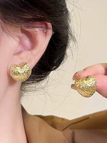 1 Pair Vintage Fashionable Delicate Niche Versatile Metal Heart Stud Earrings, Suitable For Women's Daily, Festival, Party, Vacation Wear - Love - View 3