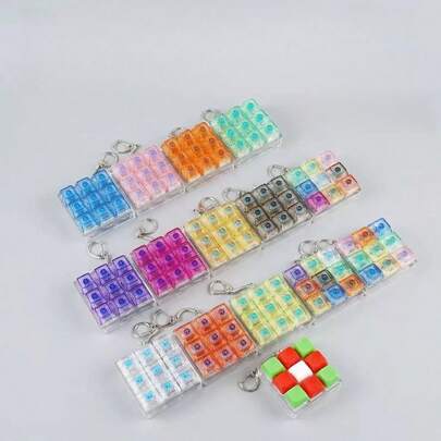 1 Móc khóa giảm căng thẳng hình bàn phím | Màu trong suốt, không có chức năng đèn, có kẹp tiện dụng, mặt dây chuyền nhỏ dễ thương và thư giãn có thể treo trên chìa khóa/túi xách