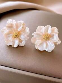 1对精致优雅的白色花朵耳环（女士款） - 米色 - 查看 2