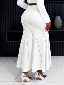 Vestido largo de cola de sirena con pliegues y cintura alta en color blanco con adornos dorados, adecuado para invitadas de boda, fiestas de cóctel y otras ocasiones - Blanco - Ver 2