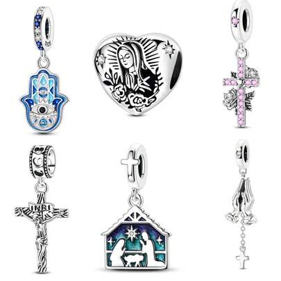 1枚镀银珠吊坠，包括法蒂玛圣母吊坠、慈悲圣母心形吊坠、浪漫玫瑰粉十字架吊坠、耶稣十字架吊坠、耶稣诞生吊坠和祈祷之手吊坠；非常适合DIY手链、项链和其他饰品。这款精致的礼物是馈赠亲朋好友的完美之选，尤其适合喜爱甜美风格饰品的女性。