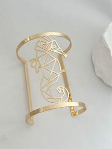 1 pieza Brazalete abierto con patrón geométrico hueco asimétrico, estilo elegante y sexy, estilo europeo y americano, nuevo diseño de caballito de mar hueco, joyería de moda para divas sexys, adecuado para fiestas, galas, vacaciones, todo el año, regalo festivo - Dorado - Ver 4