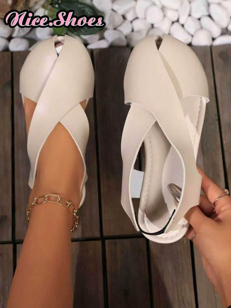 Giày sandal đế bằng nữ mới, kiểu dáng thường ngày, thoải mái, nhẹ nhàng, thích hợp cho hoạt động ngoài trời. Có các màu đen, nâu, xanh lá cây và cam. - Màu be - Xem 1