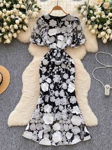 Fashionable Socialite With Elegant Temperament, Ladies With Light Luxury Round Neck Embroidery, Three-Dimensional Flower Bubble Sleeves, Mid Length Dress, Hip Hugging Skirt - 黑色 - 查看 1