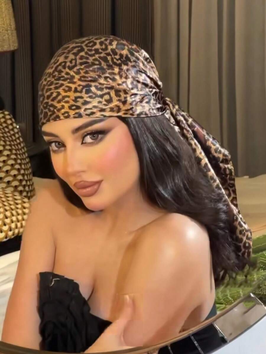 1 pièce Bandana mode pour femme, imprimé léopard 90 cm carré, bandana polyvalent, convient pour toutes les saisons pour les robes, la plage, les vacances - Marron - Voir 1