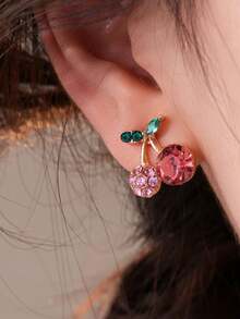 1 Pasang Anting Tusuk Cherry yang Lucu & Modis dan Serbaguna, Cocok untuk Remaja Putri untuk Pemakaian Sehari-hari dan Acara Festival - Ceri A - View 2