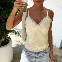 Women Y2k Spaghetti Strap Tank Top Lace Trim Sexy V Neck Crop Top Coquette Camisole Aesthetic Going Out Top - Vàng nhạt - Xem 4