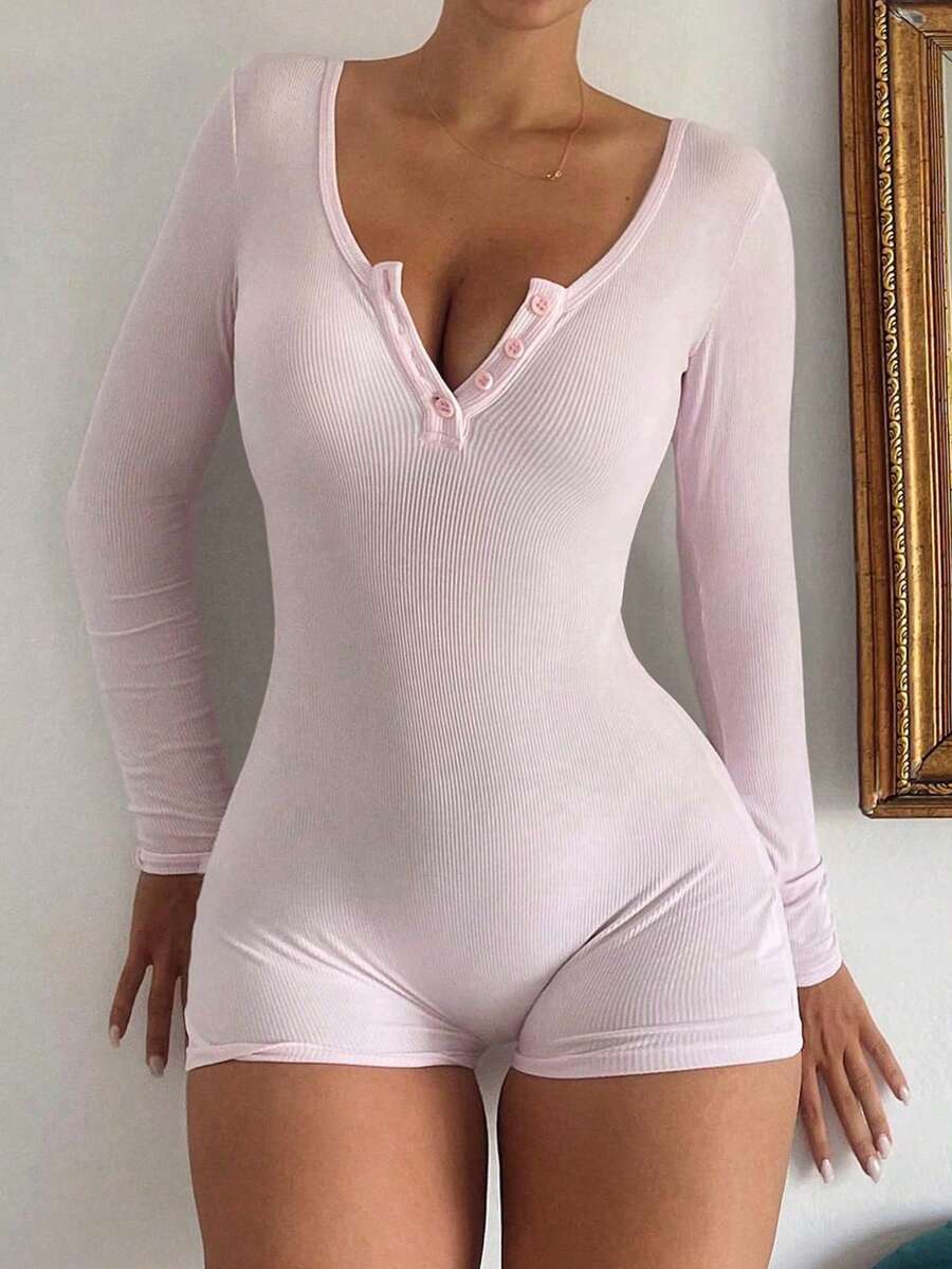 Vaiaye 女士加大码 V 领纽扣纯色极简连体衣 - 修身长袖短款连体裤，适合健身、性感百搭的户外运动、毕业典礼、返校季、秋冬针织连体裤 - 粉色 - 查看 1