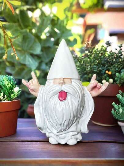 Scultura di gnomo da giardino in stile rock & roll, questo gnomo aggiungerà un tocco da rockstar al tuo giardino e alla tua casa! Statua di gnomo da giardino, ottima per decorare la tua scrivania in ufficio, la stanza, la camera da letto o il giardino. Meraviglioso come pezzo decorativo o come regalo per le feste/compleanni
