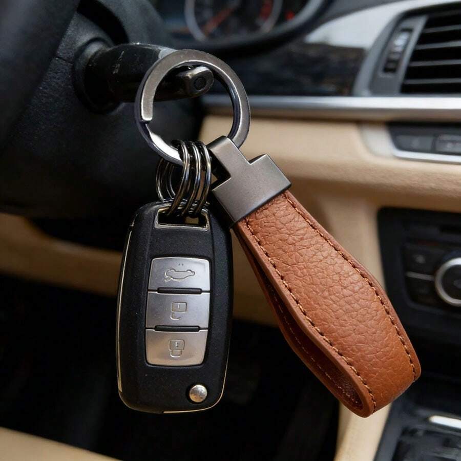 1pc Luxury Metal & Leather Car Key Chain, Minimalist Fashion Small Cowhide Key Ring Accessory Gift - Calfskin Keychain - View 1