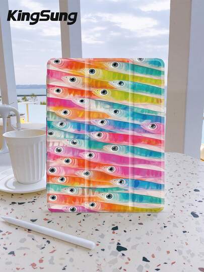 Kingsung 彩色鱼形美学保护套。2026 年新款，兼容 iPad 9.7/10.2/10.5/10.9/12.9/Pro 11（第十代）、Air 8 (M4) 2026（11 英寸）、Air 6 (M4) 2036（13 英寸）、Air 8 (M4) 2026（11 英寸）、Air 8 (M4) 2026（13 英寸），兼容三星 Galaxy Tab S6 Lite 10.4 英寸、Kindle Paperwhite 第十二代 2024 款、Kindle 第十一代 2022 款，颜色为克拉拉色。具有柔软防摔保护、智能支架/自动唤醒/睡眠功能。