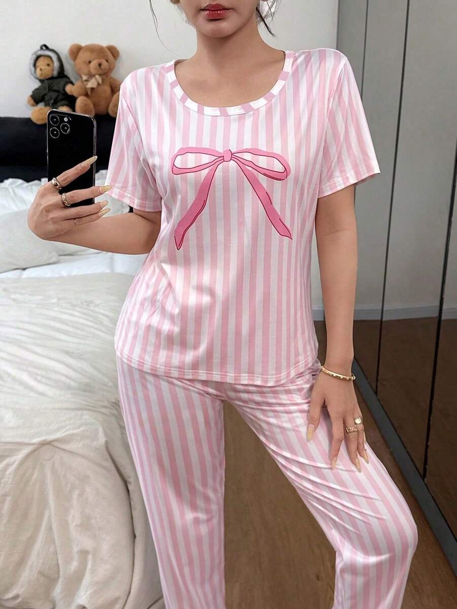 Bộ 2 món đồ ngủ nữ kiểu dáng thường ngày, gồm áo tay ngắn in nơ và quần sọc. - Hồng - Xem 1